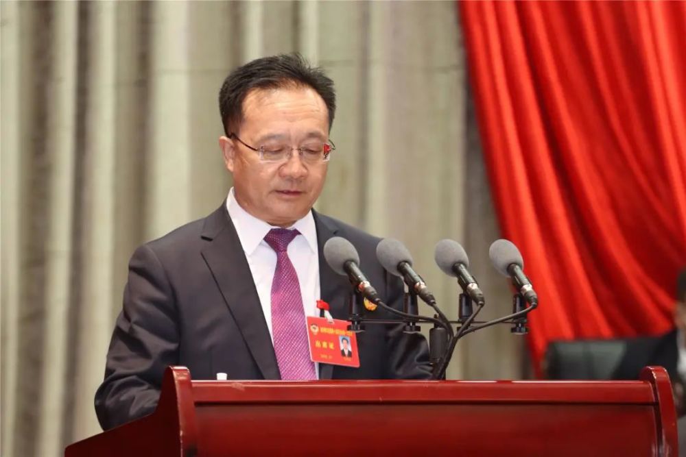 察右前旗融媒体记者 季蒙达/摄李成忠作九届政协常