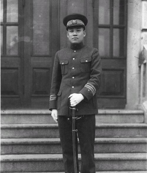 单独的诱降,因为他的诱降有着日本关东军和伪满洲国警察的大力配合,有