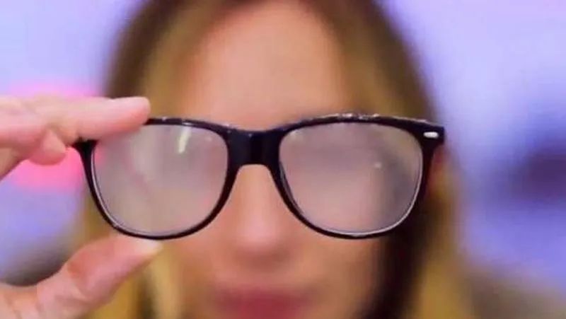 我国科研团队解决护目镜或眼镜起雾问题轻轻一喷即可