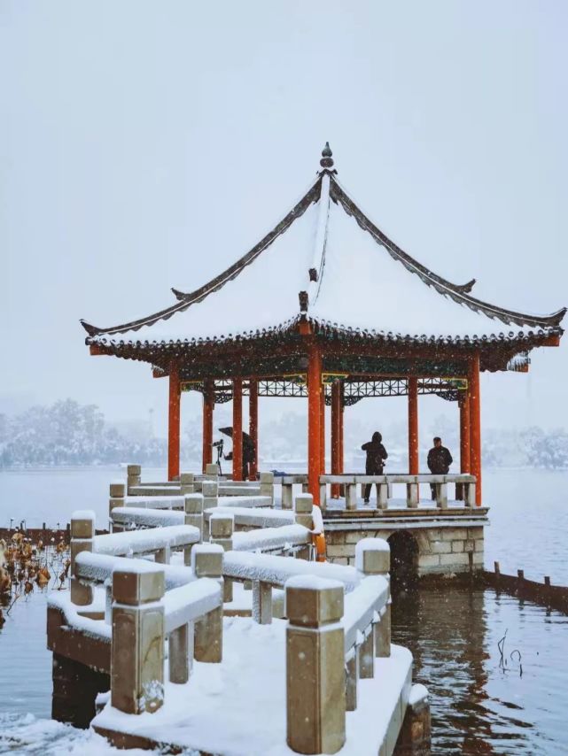 凉亭雪景图片