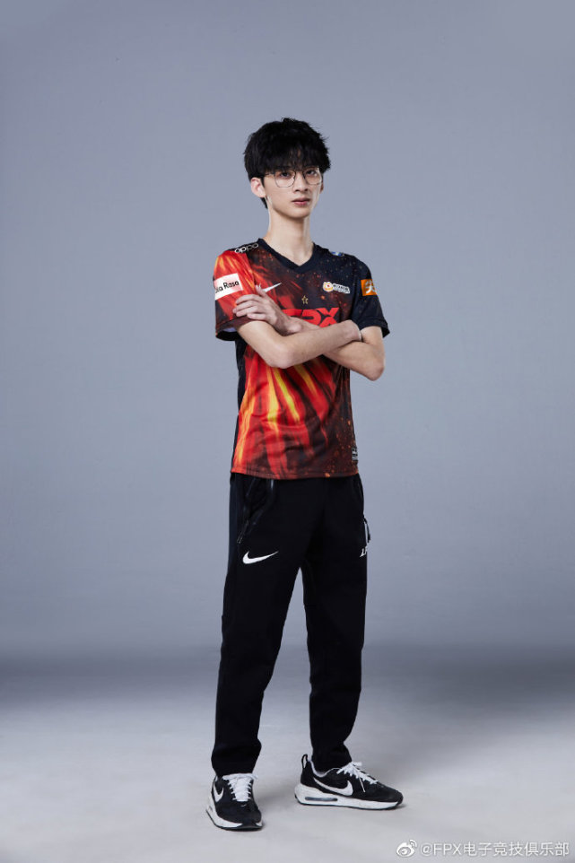 fpx春季赛定妆照:满怀信念,饱含热情,创造无限可能!