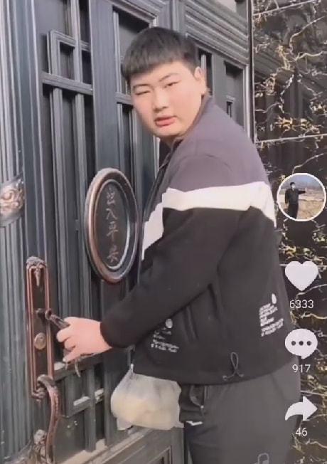 大衣哥儿子为何口齿不清?不光是天生缺陷,堂哥直播间道出真相