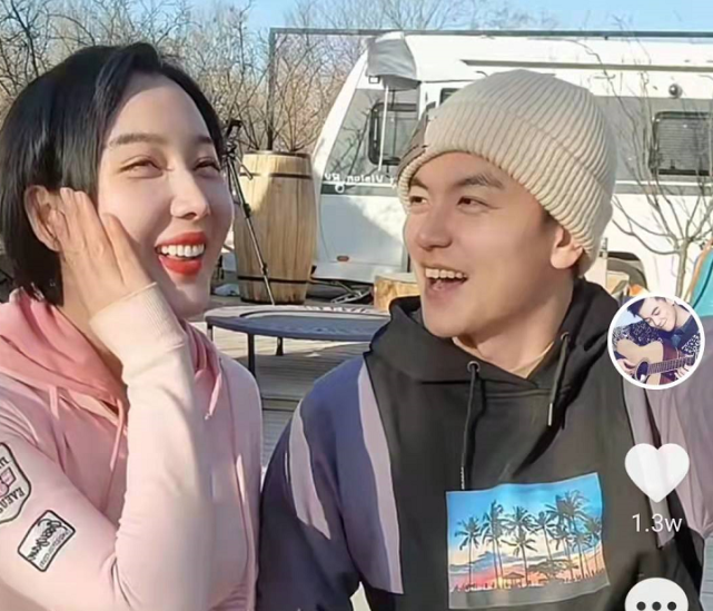 男星马率官宣恋情与女友甜蜜相拥两人住9个月房车太励志