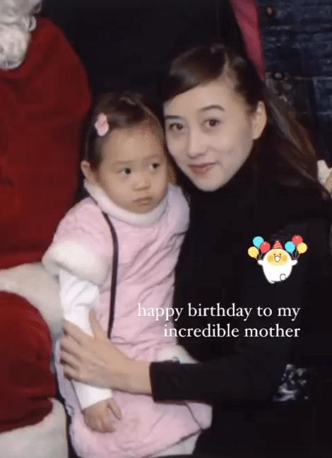 李连杰携俩女儿为利智庆生女儿晒母女合照送祝福画面温馨有爱