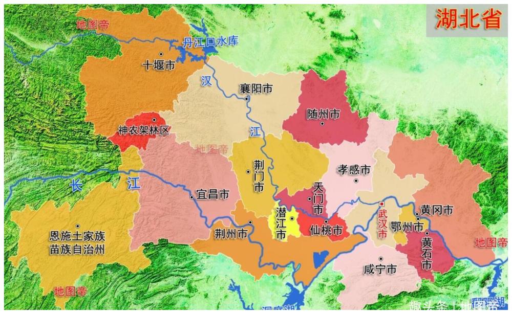 湖北省的西北群山環繞,有大巴山,武當山,神農架等山,包括十堰市,省