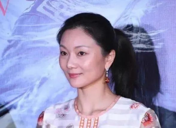 只有19岁的陈婷怀孕后打电话给张艺谋张艺谋给了什么样的回应