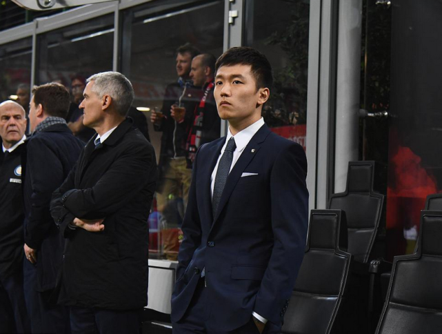 张康阳大手笔赴美轻松搞定10位数融资飞回米兰后悠闲观战