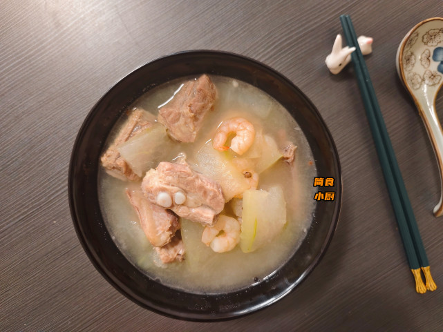 在家做冬瓜排骨湯,記住兩點,湯鮮味美無腥味,味道堪比飯店