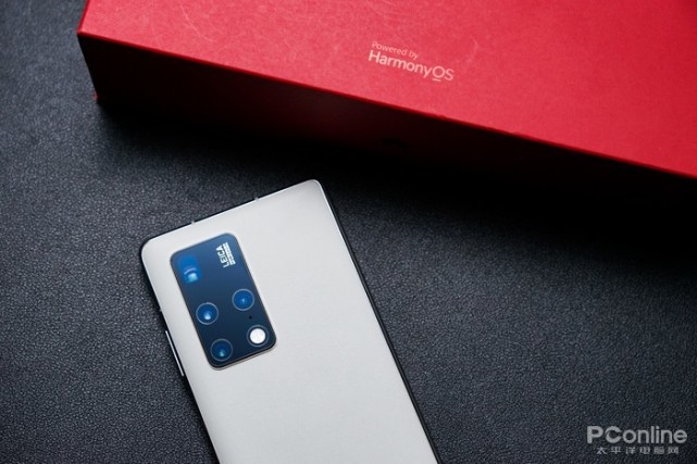 华为mate x2典藏版评测:素皮质感与折叠屏的完美邂逅