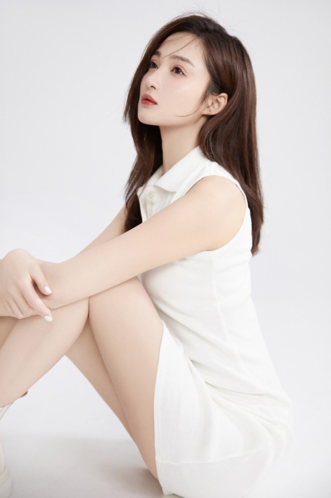 跨年孙嘉璐晒自拍看她裙子的设计一般人真驾驭不了