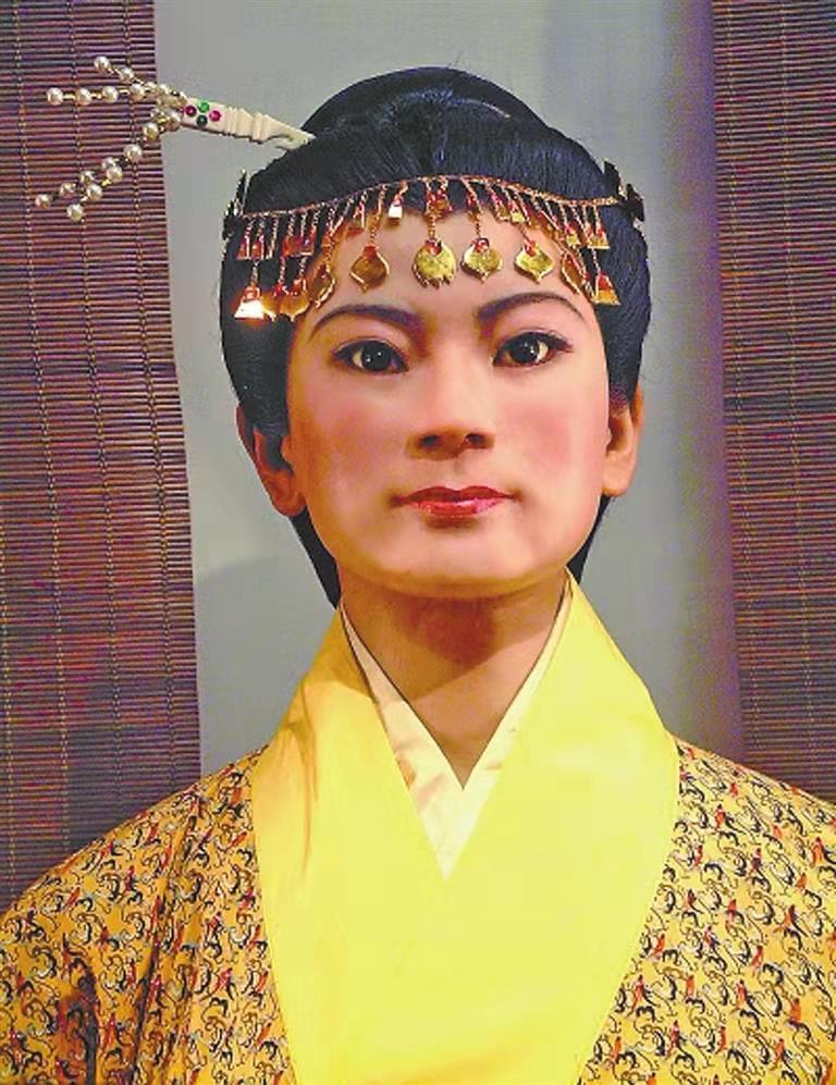 1972年长沙考古学者出土马王堆汉墓出土辛追夫人