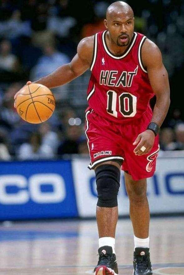 哈达威父子至于小萨博尼斯,虽然职业生涯没有他父亲这么辉煌,可是近几