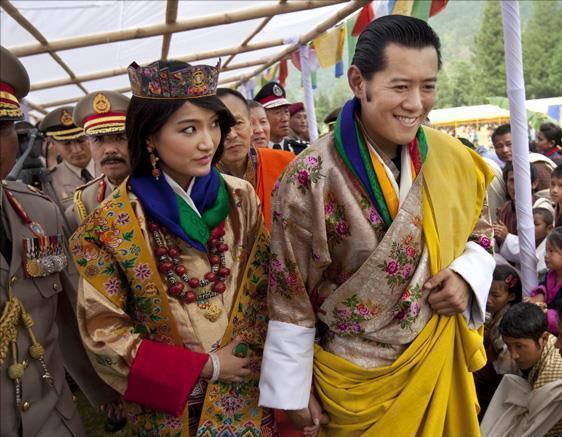 不丹全称不丹王国,位于中国和印度之间的喜马拉雅南坡,国土面积3.