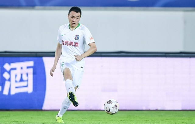 青岛队即将跟浙江队死磕栗鹏能否盯住一人成球队保级关键