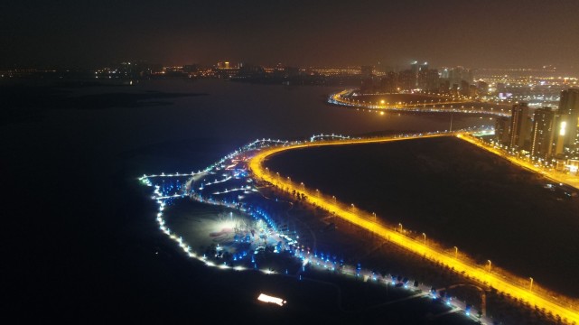 武汉经开区湖泊景观亮化提升工程亮灯,打造24.