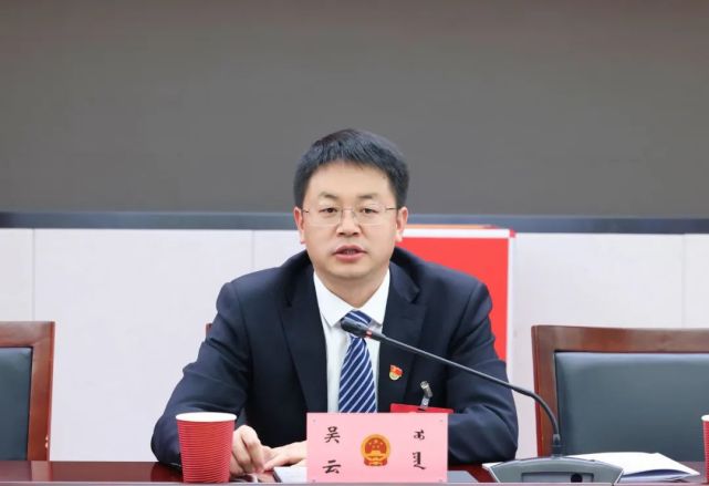 吴云参加阿勒腾席热镇代表团审议