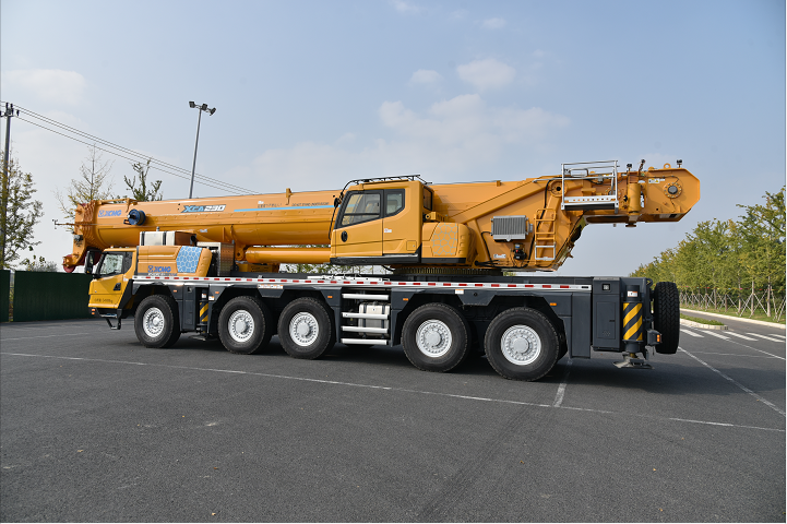 再创佳话徐工xca230c吊车带80t全配重75m主臂还有多项黑科技加持的