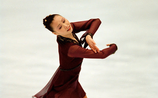 1998年长野冬奥会,伴随着一曲《梁祝》,花样滑冰运动员陈露完成了自己