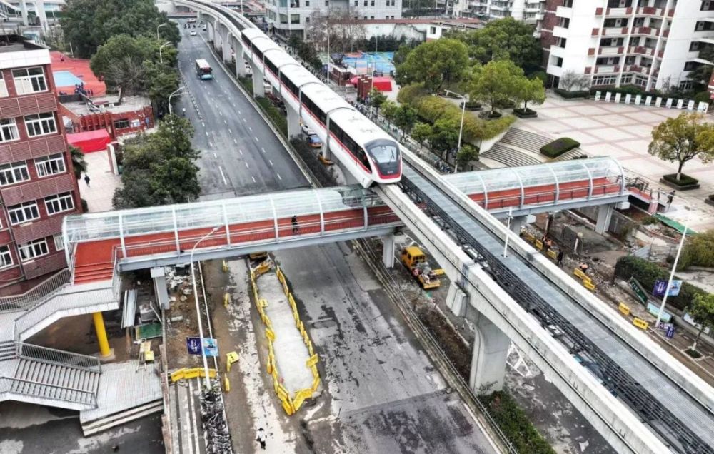 芜湖新地标单轨下的新状元桥