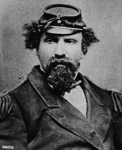 "诺顿一世"原名约书亚·亚伯拉罕·诺顿,出生于英格兰.