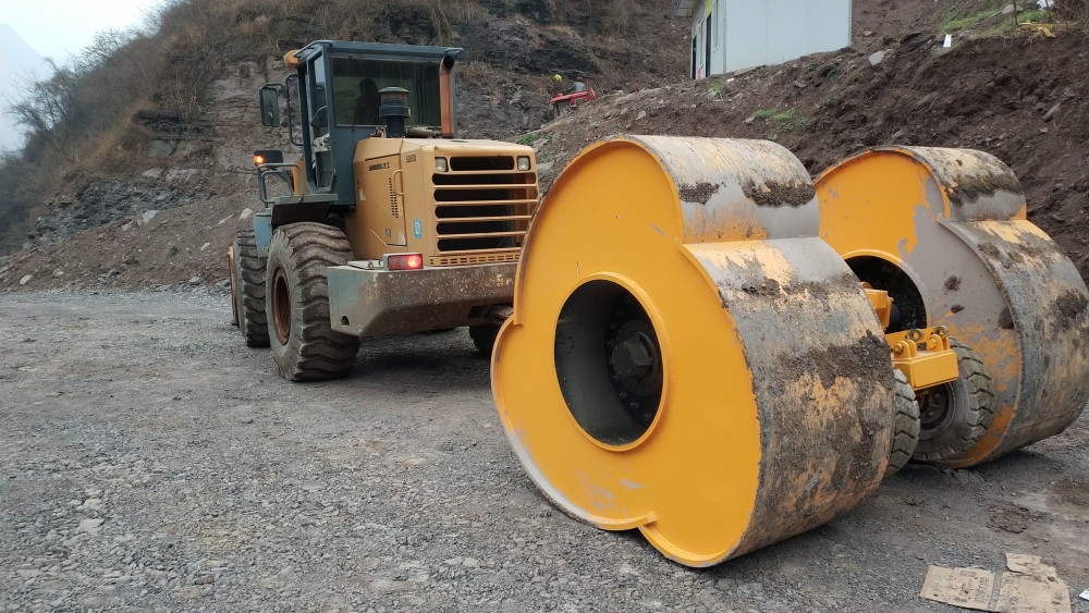 冲击碾/冲击碾压路机梅花冲击压路机厂家在冲击碾冲击碾压施工中如何