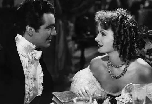 茶花女 茶花女临死前的话意味深长 自私 的女人 最好命 茶花女 阿尔芒 杜瓦尔 贝克汉姆