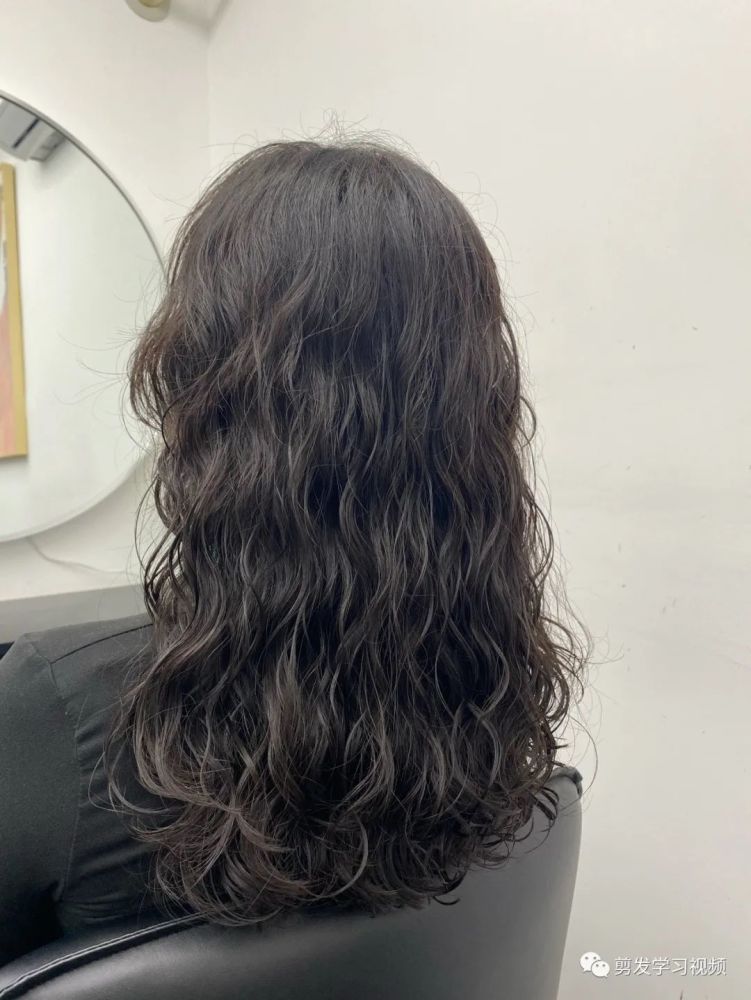 2022烫发就选"爆款法式背影烫"抓紧啦!插图23