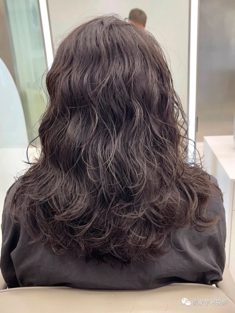 2022烫发就选"爆款法式背影烫"抓紧啦!插图41