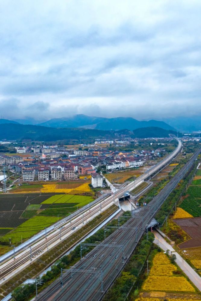 新建杭臺高鐵紹興至台州段線路從紹興北站引出,經紹興市越城,上虞