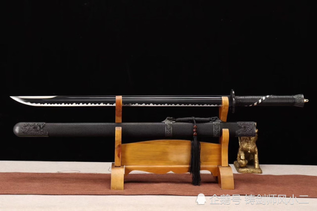 26寸长款65锰雁翎刀一墨梅