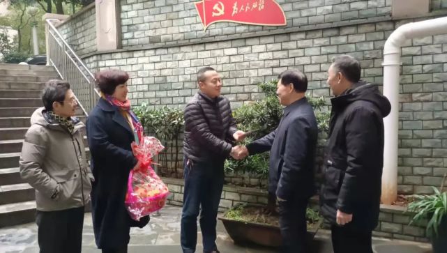 记者:李智康  编辑:默默青海门源县凌晨发生多次地震,最高6.9级!