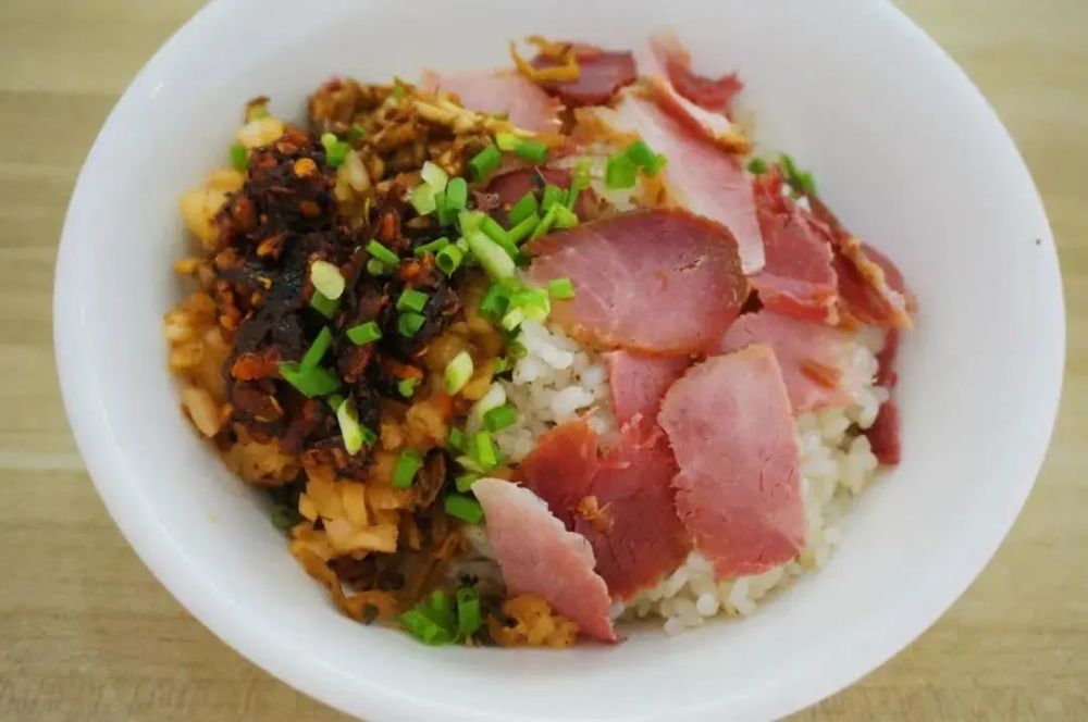 贞丰县,被称为"中国糯食之乡",早在嘉庆年间,糯米饭已经是非常有名的