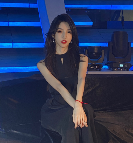 女装大佬艾比要变性了?已经开始绝食,为手术做准备-cw资讯网