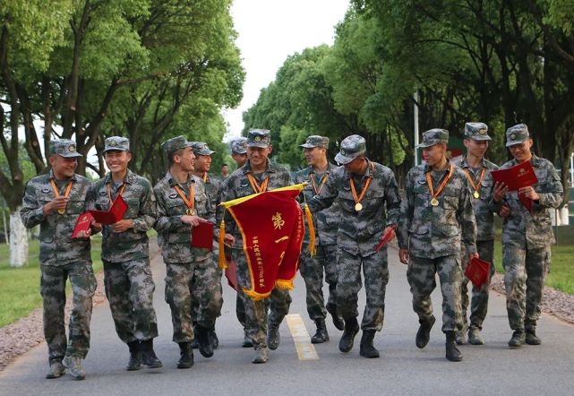 尖刀营的年终总结看完果断收藏