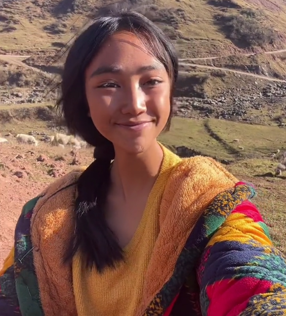 19岁凉山孟阳结婚照曝光7天营业额超180万曾哭诉自己未婚无子