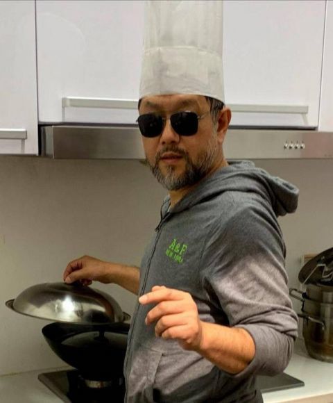 《爱情神话》"老白"原型白红卫:正在山东闭关写作和下田耕地_腾讯网