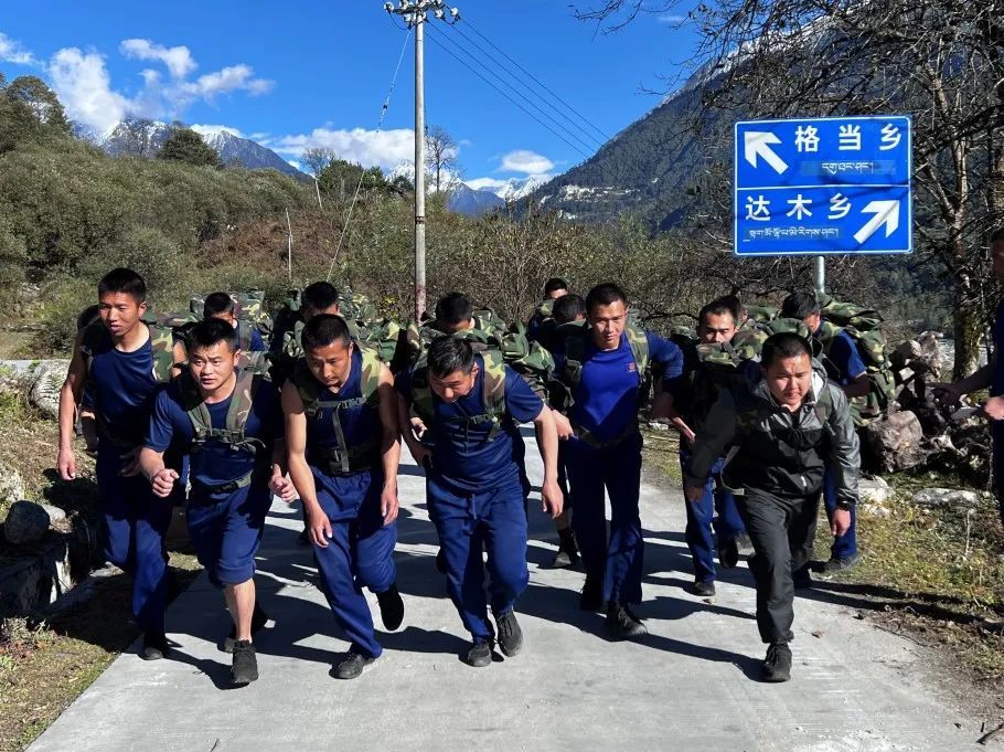 林芝市森林消防支队全面掀起冬训热潮