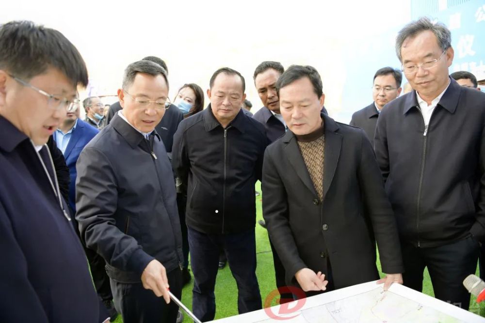 市委常委,常务副市长龚加武在通车仪式上要求,各级各有关部门要按照