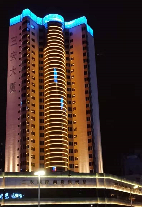 然而,因为债务纠纷,三安大厦后续的装修工作一直没有完成,处于停工