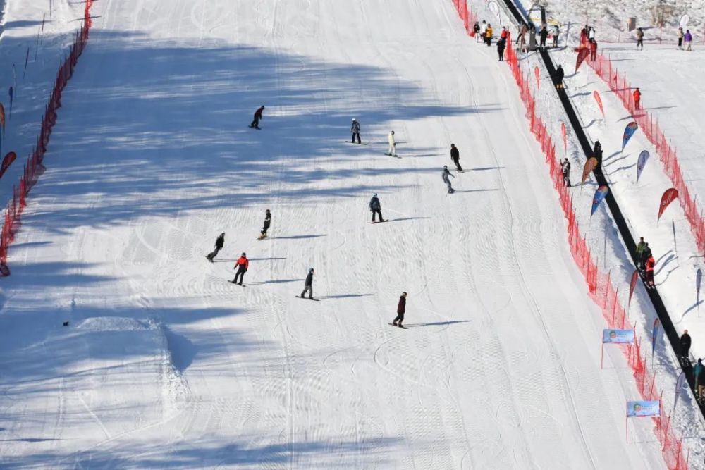 2022年曾家山滑雪场图片