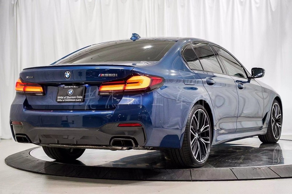 百公里加速38秒新版m550亮相44t引擎不愧是宝马精髓