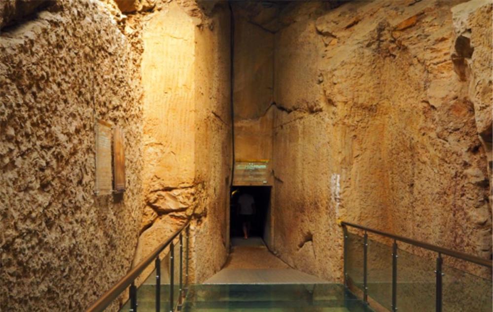 1957年西安现九岁小女孩墓墓葬饰品极其豪华石棺宛如一座宫殿