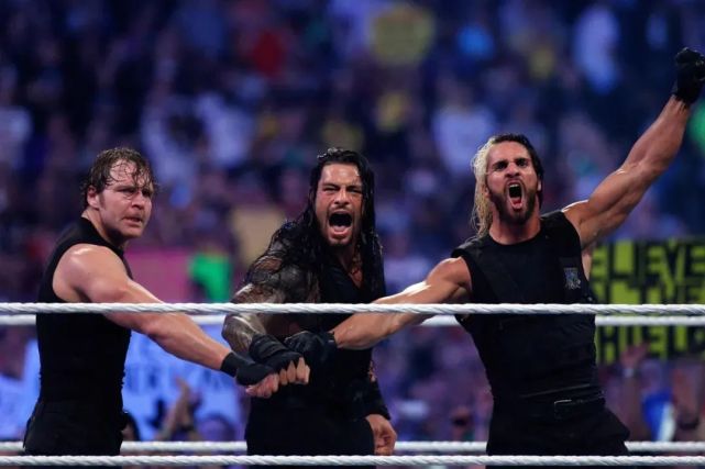 这也算是有史以来第一次碰面了,但比起皇家大战,也许摔角狂热的舞台