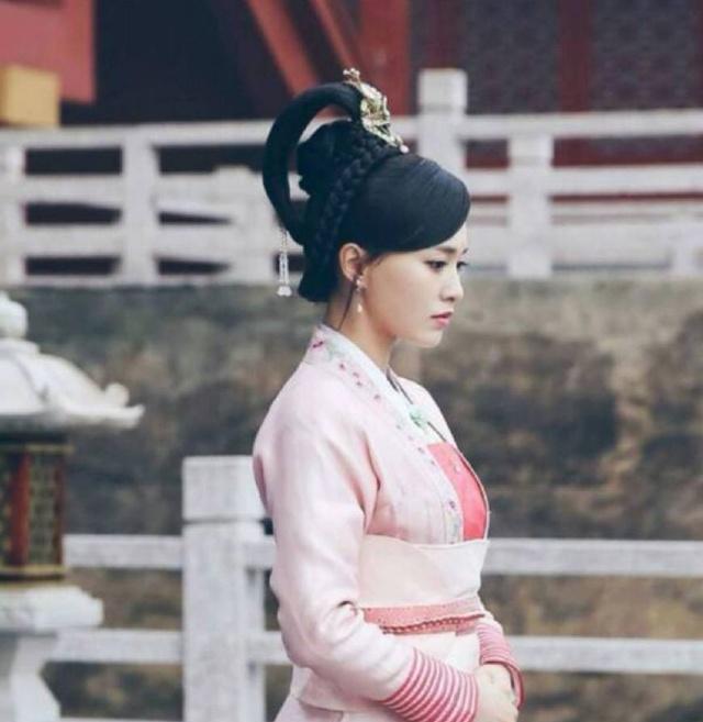 此女是李未央的历史原型嫁给只有13岁的皇帝成著名太后