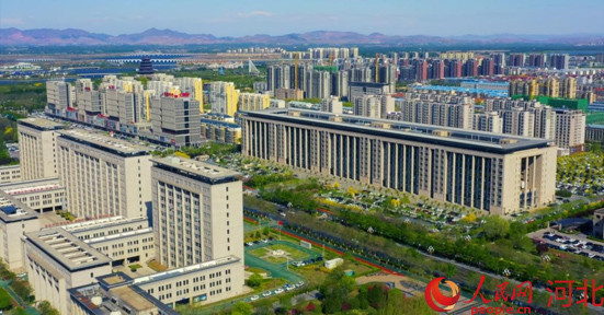 迁安市区现代化建筑鳞次栉比.