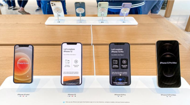 首先给大家介绍一下演示机,就是放在店里供顾客体验的手机.