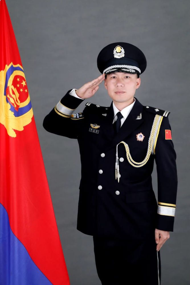福鼎公安警礼服形象照首度曝光