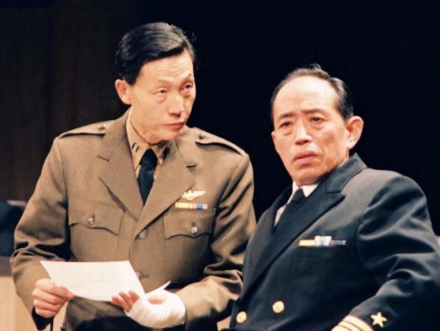 话剧哗变的凯恩号的大部分水兵为什么都不是正规军