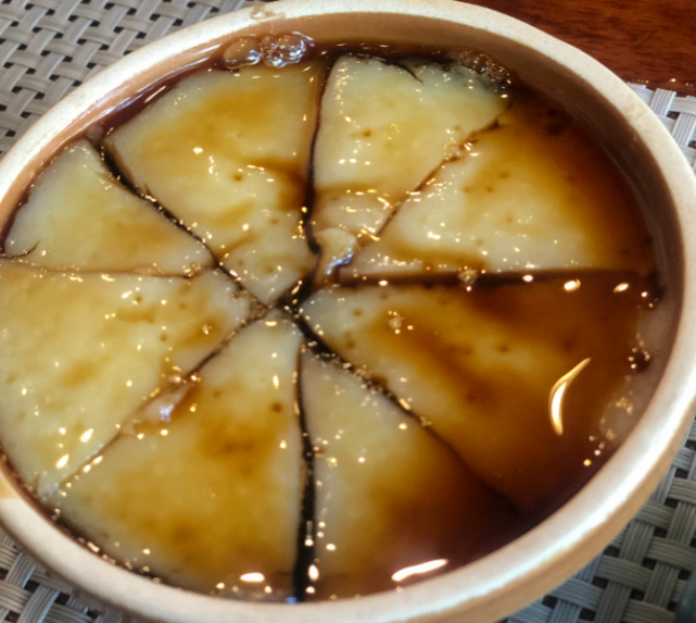 六,味酵粄味酵粄是广东梅州客家传统美食,大米磨成浆后,配以适量碱水