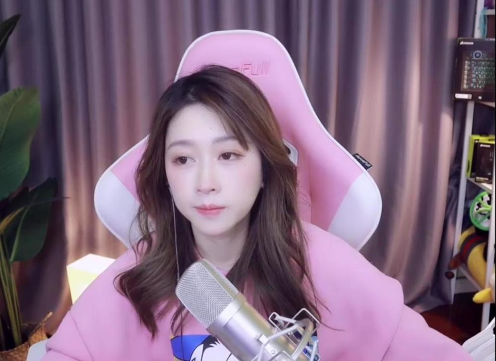 dota2龙神直播聊刀圈美女感慨物是人非三娘教子已成历史